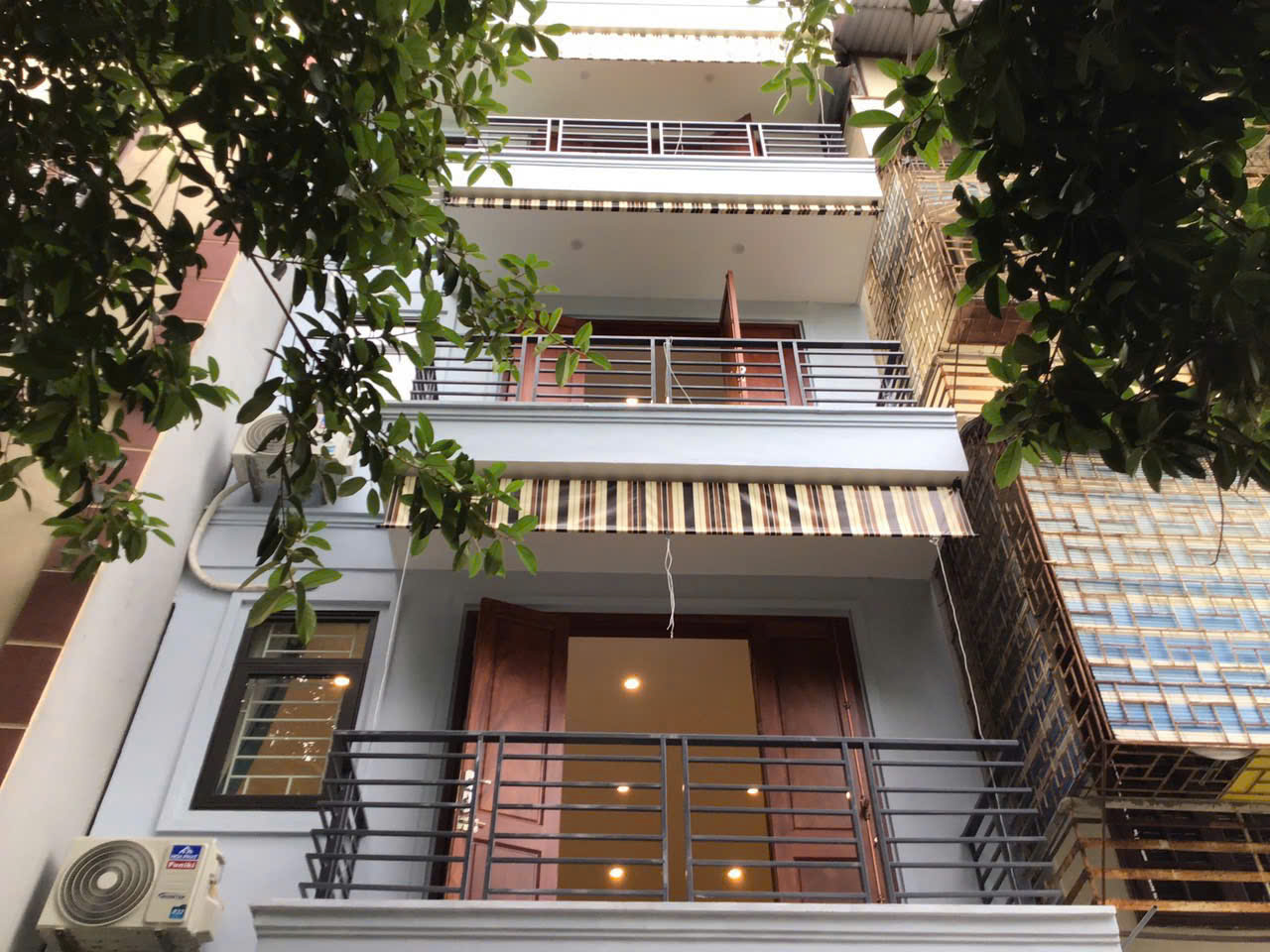 Cho_thuê nhà Hồng Mai, Bạch Mai, 4 tầng, 60m2, MT 5m, 6 ngủ, 20 triệu - Ngõ ô tô tránh