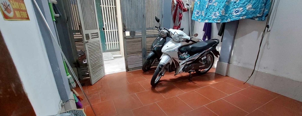 BÁN Nhà Minh Khai 58m x 3 Tầng / 9.4 tỷ ,Ô Tô Đỗ Cửa ,Khu Trung Tâm Các Trường Đại Học