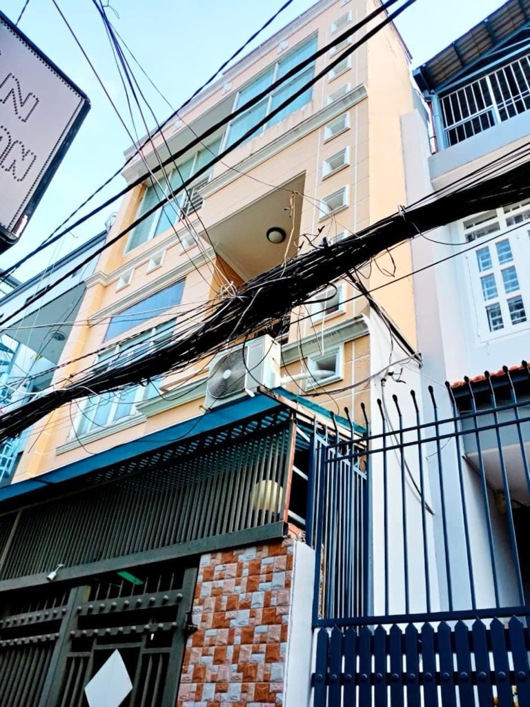 NHÀ SIÊU ĐẸP MẶT TIỀN TO CÁCH 2 CĂN RA HẺM XE HƠI NGAY CÁCH MẠNG THÁNG 8 QUẬN 10 - 3 TẦNG BTCT - 60M2 NGANG 5M CN ĐỦ