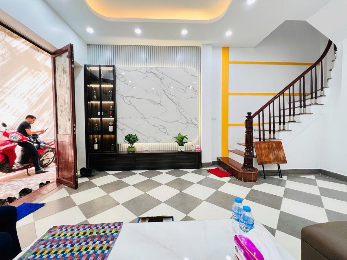 CẦU GIẤY - 34M2 x 4TẦNG - MT 5M- SỔ VUÔNG A4- NỞ HẬU - FULL NỘI THẤT- AN SINH ĐỈNH ~ 7 TỶ