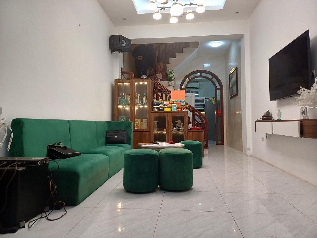 chính chủ bán gấp nhà tại Chính Kinh Thanh Xuân 65m2 5 tầng 6m mặt tiền hơn 8 tỷ gần phố