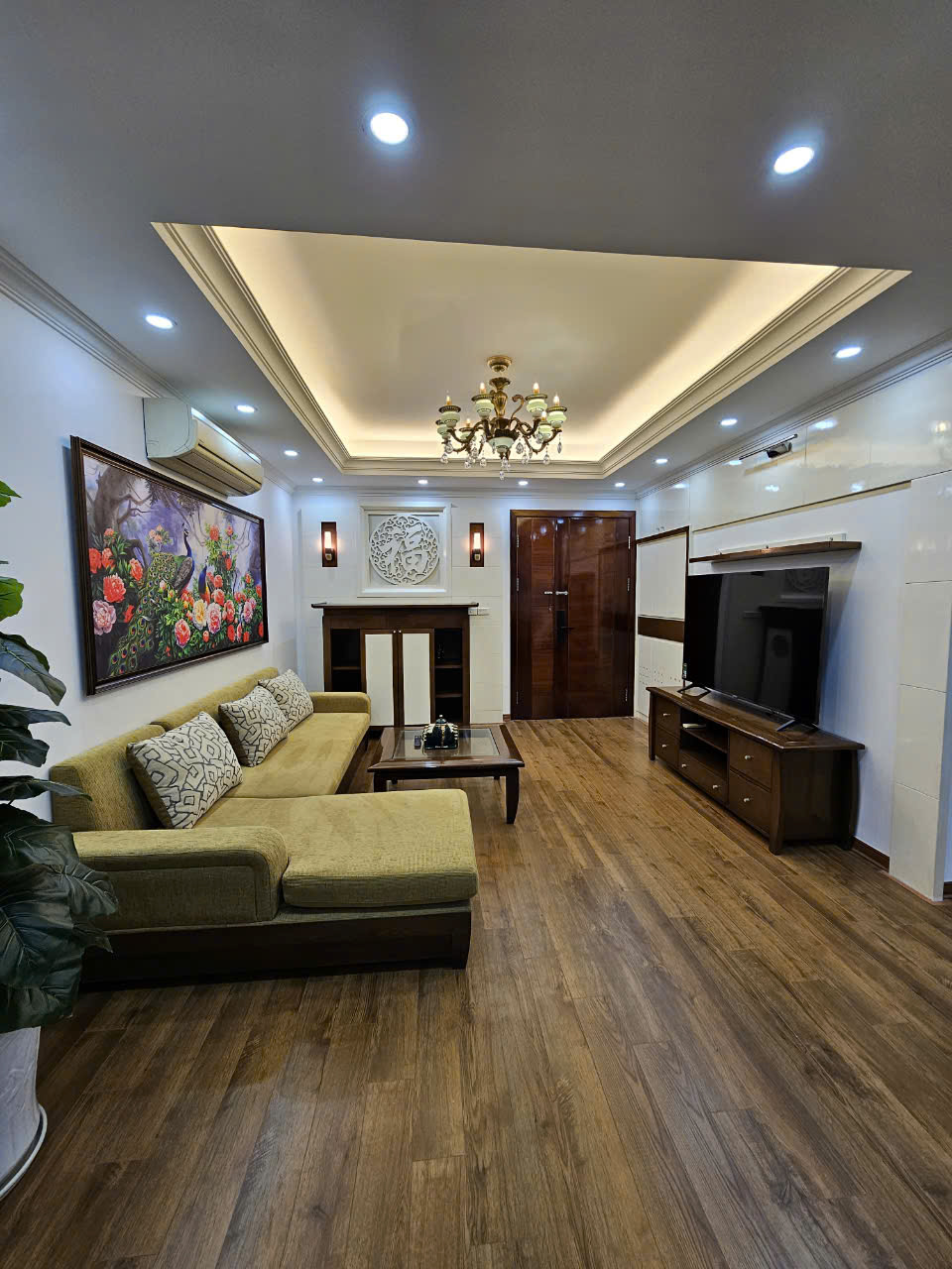 Bán căn hộ toà CT3 YÊN HOÀ , mặt phố DƯƠNG ĐÌNH NGHỆ 100 m2 , 3 ngủ , 2 vệ sinh, full đồ nội thất.