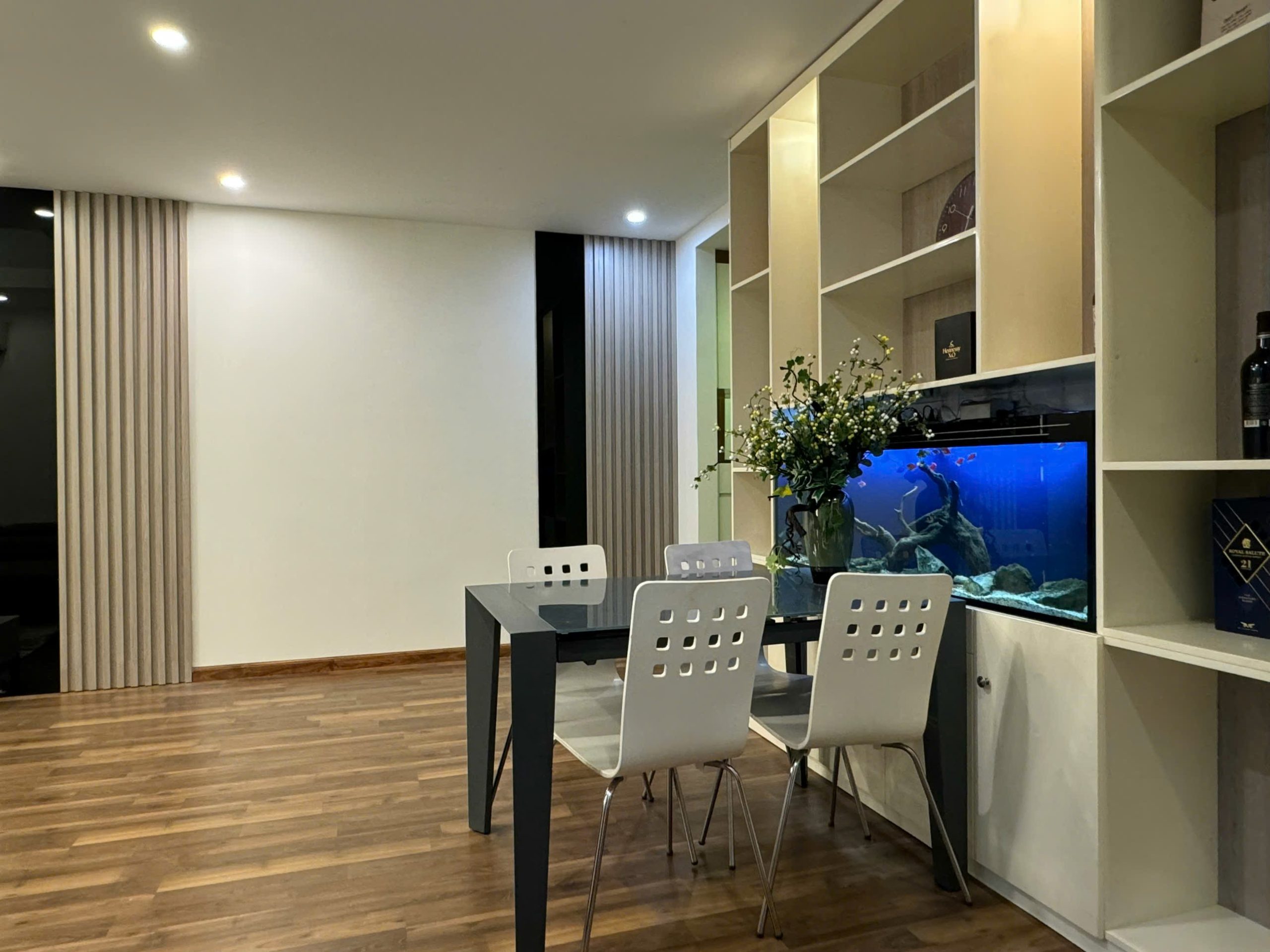Bán căn góc chung cư khu đô thị Goldmark City 136 Hồ Tùng Mậu 94m2,3 ngủ 2wc , Full nội thất