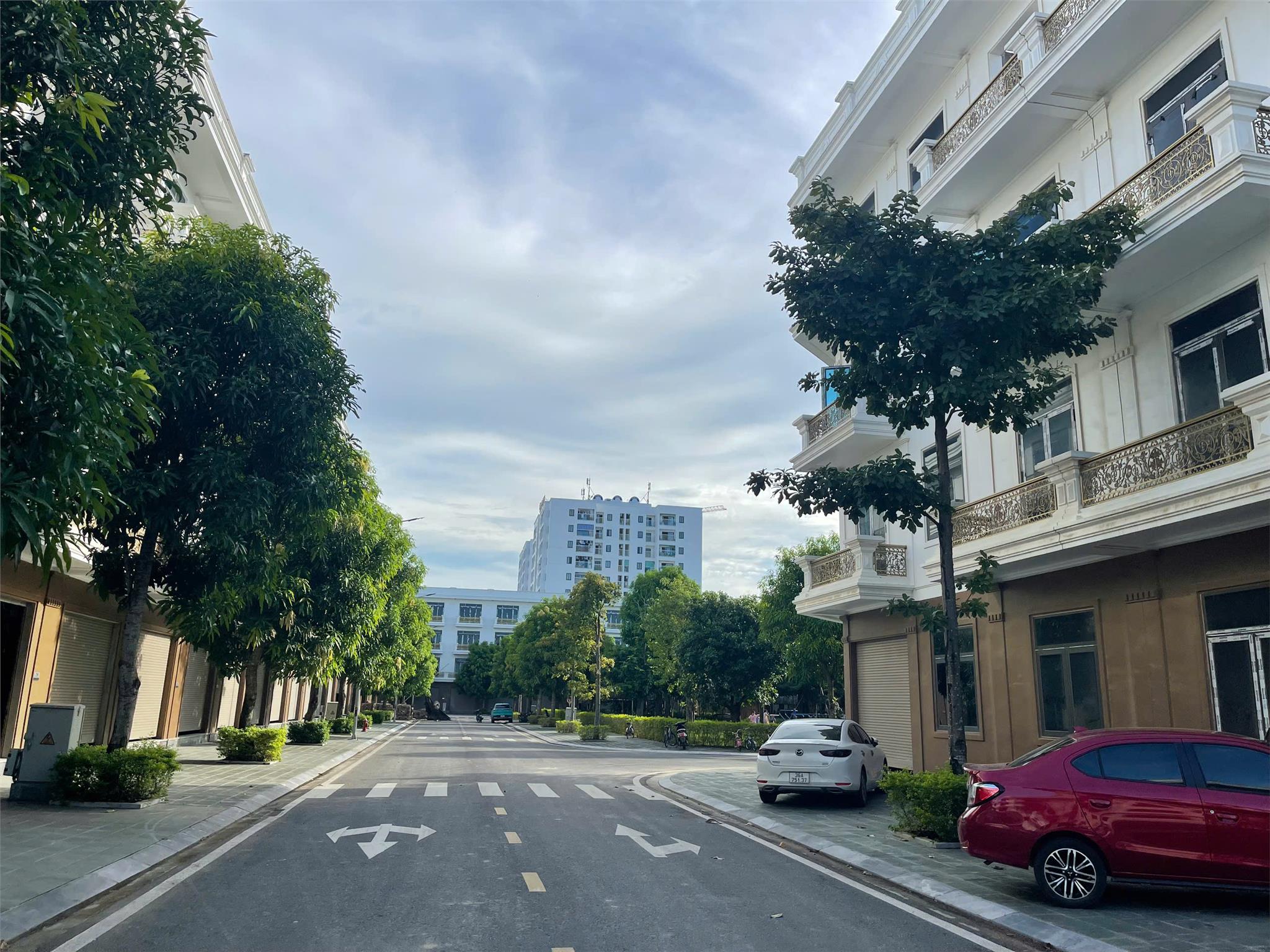 3.2 TỶ NHẬN NHÀ 4 TẦNG. BAO SỔ. TP.THANH HÓA. SANG TÊN SỔ NGAY. CĐT: 0966 343 969