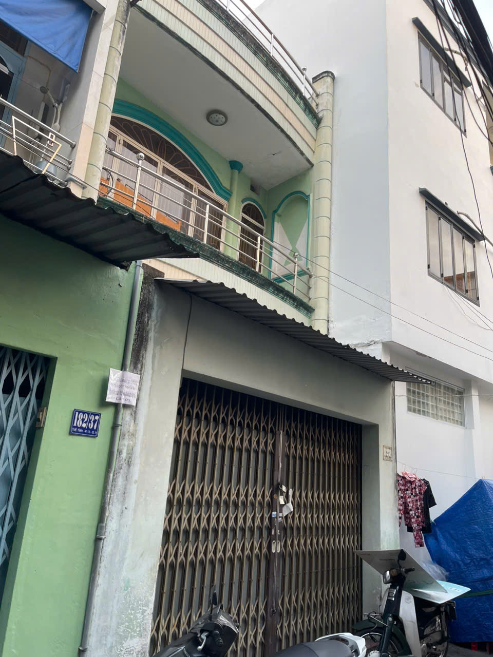 Hẻm xe hơi , cách 3 căn ra mặt tiền đường tuệ tĩnh . thông ra lê đại hành , gần cổng chào đầm sen , ngay khu trung tâm