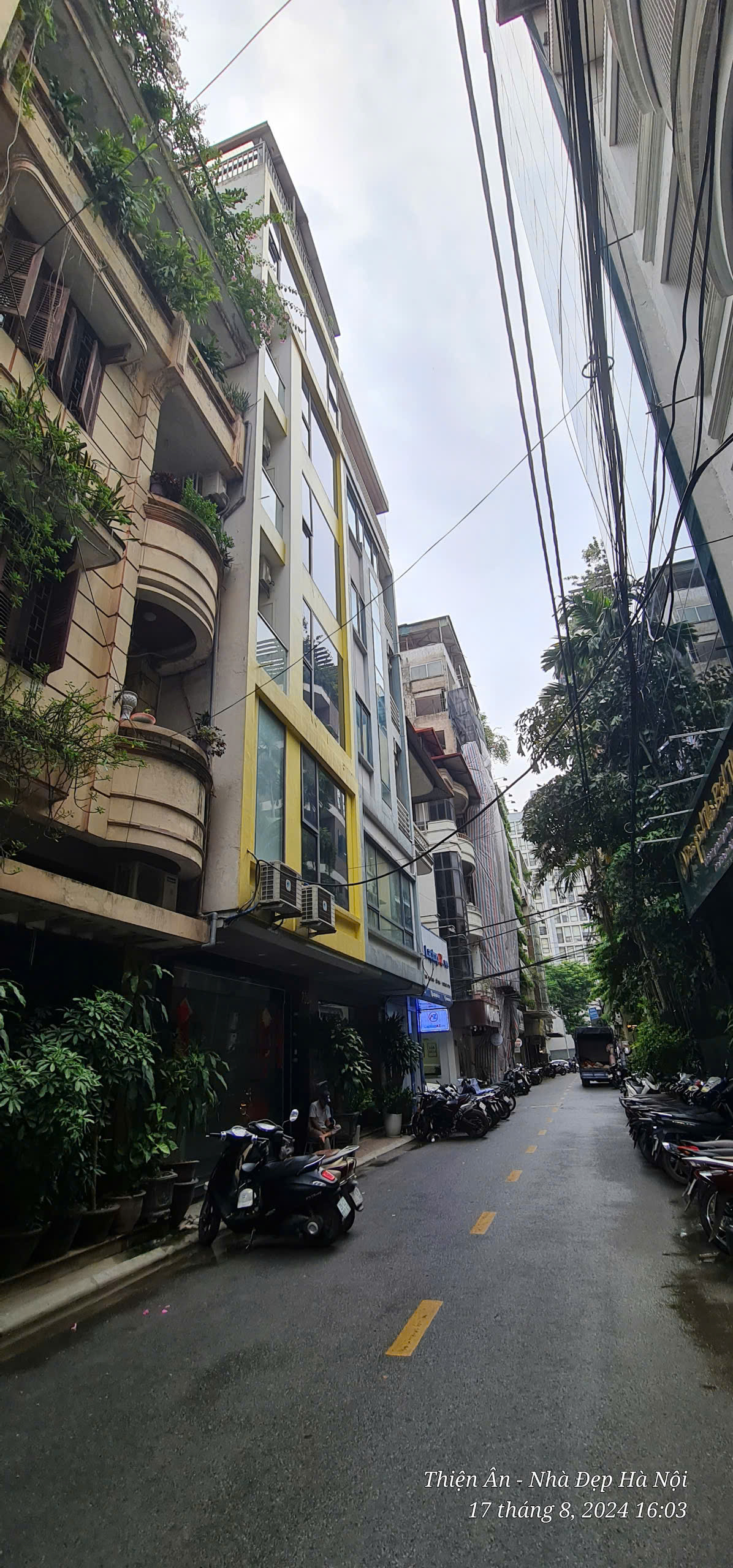 Phân Lô Ba Đình, khu Quần Ngựa gần Hồ Tây. Gara Ô tô tránh, Kinh Doanh. 70m*6t thang máy, nhỉnh 23tỷ