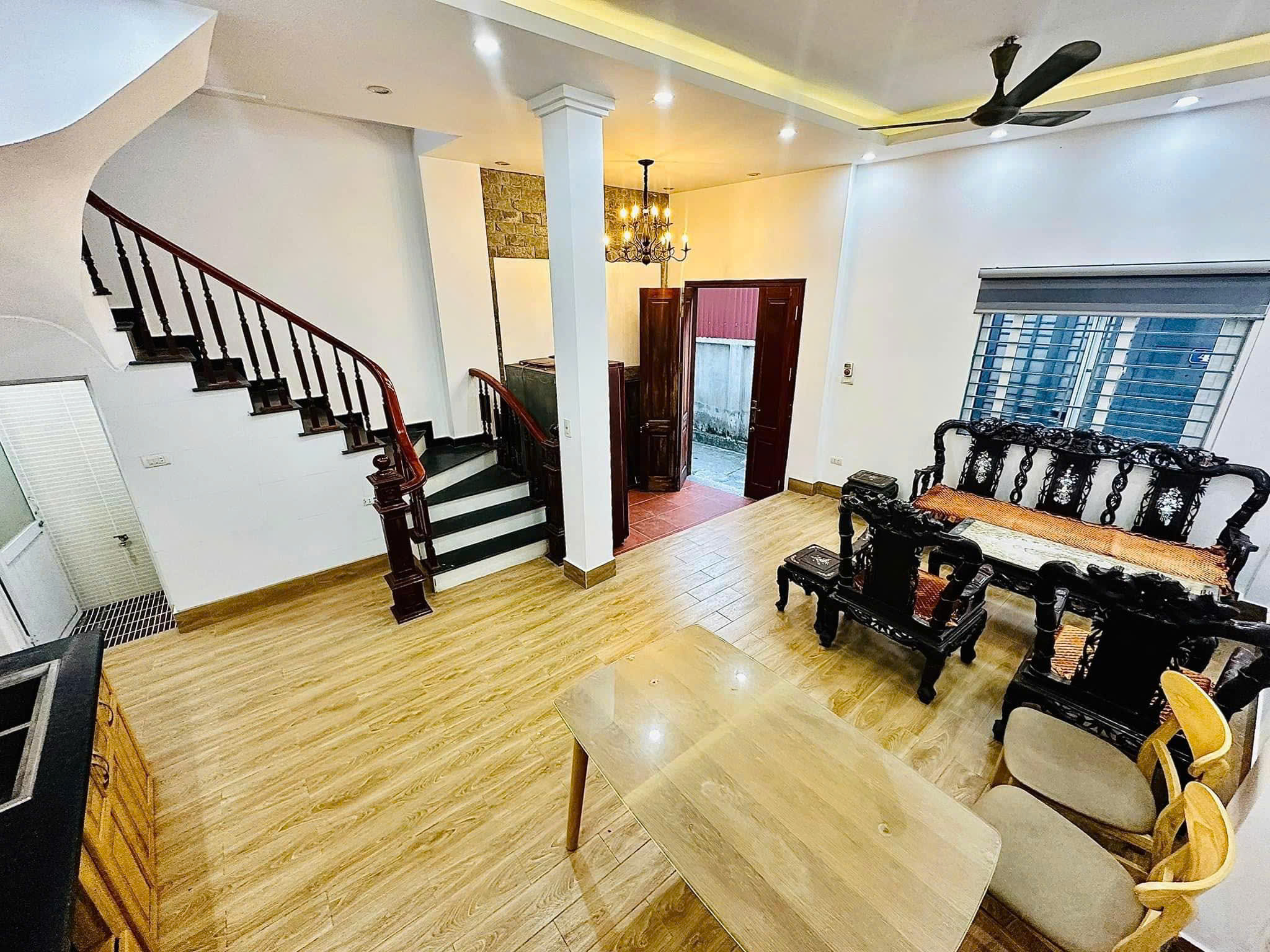 BÁN NHÀ VĂN LA - HÀ ĐÔNG 36.4M X 4 tầng KÈM NỘI THẤT LH0372413014