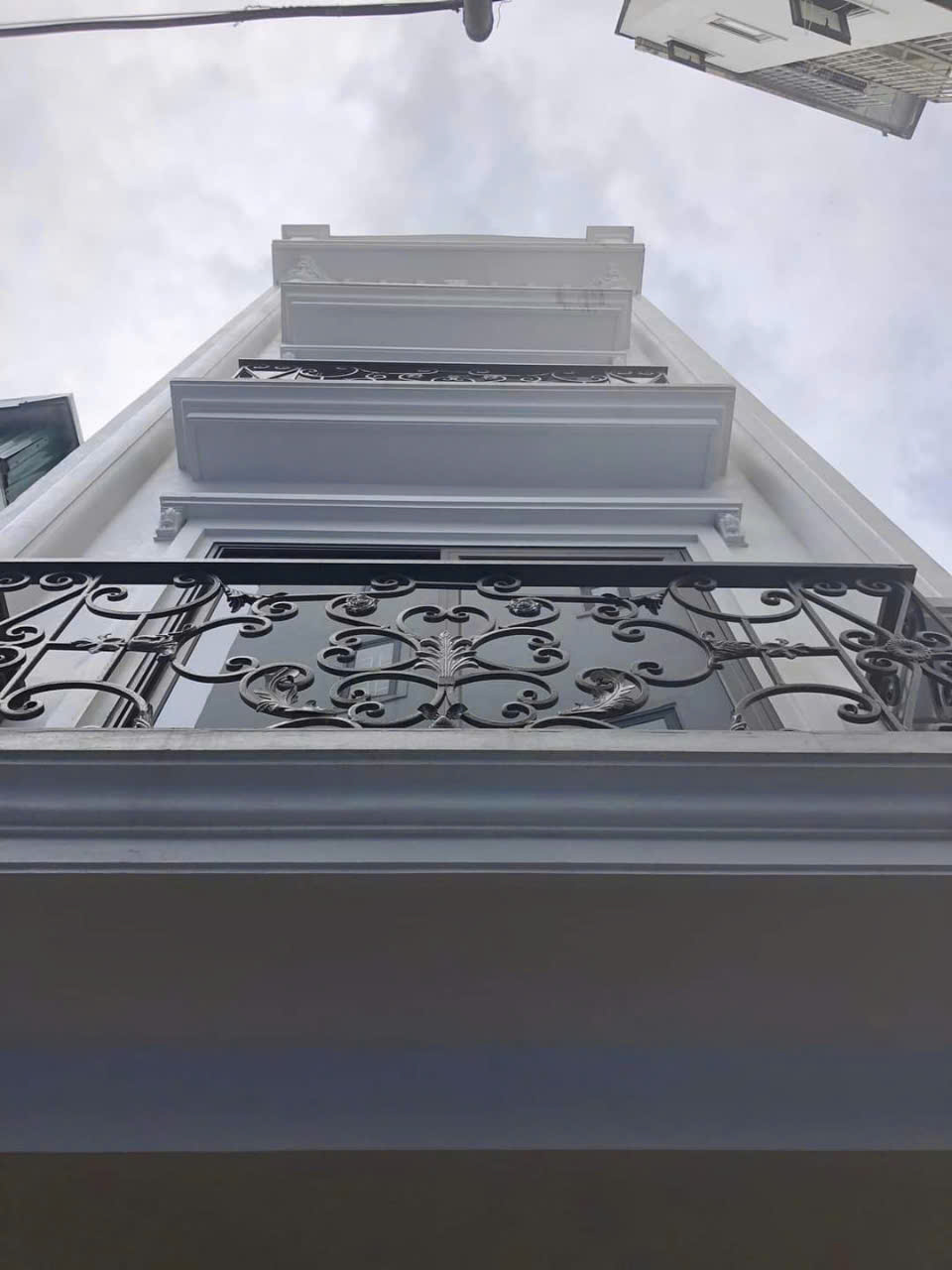 CCMN Dòng tiền Cầu Giấy 58m2 7T MT rộng, phân lô ,sát ô tô -11pkk thu 85tr.