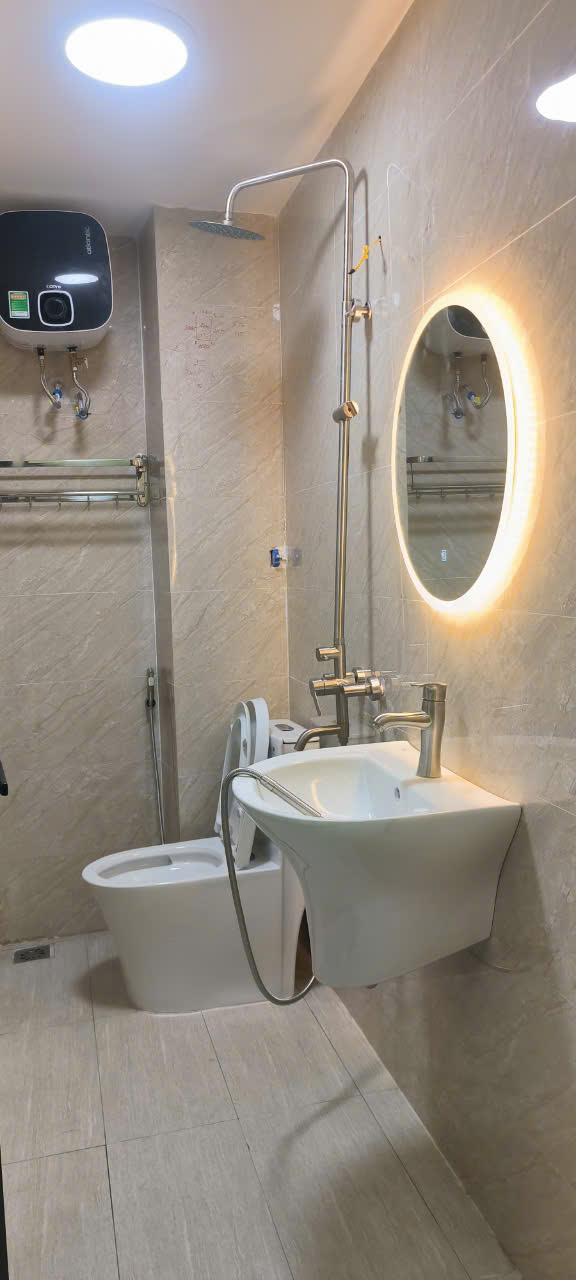 Nhà 4 tầng đường Lý Sơn, Long Biên