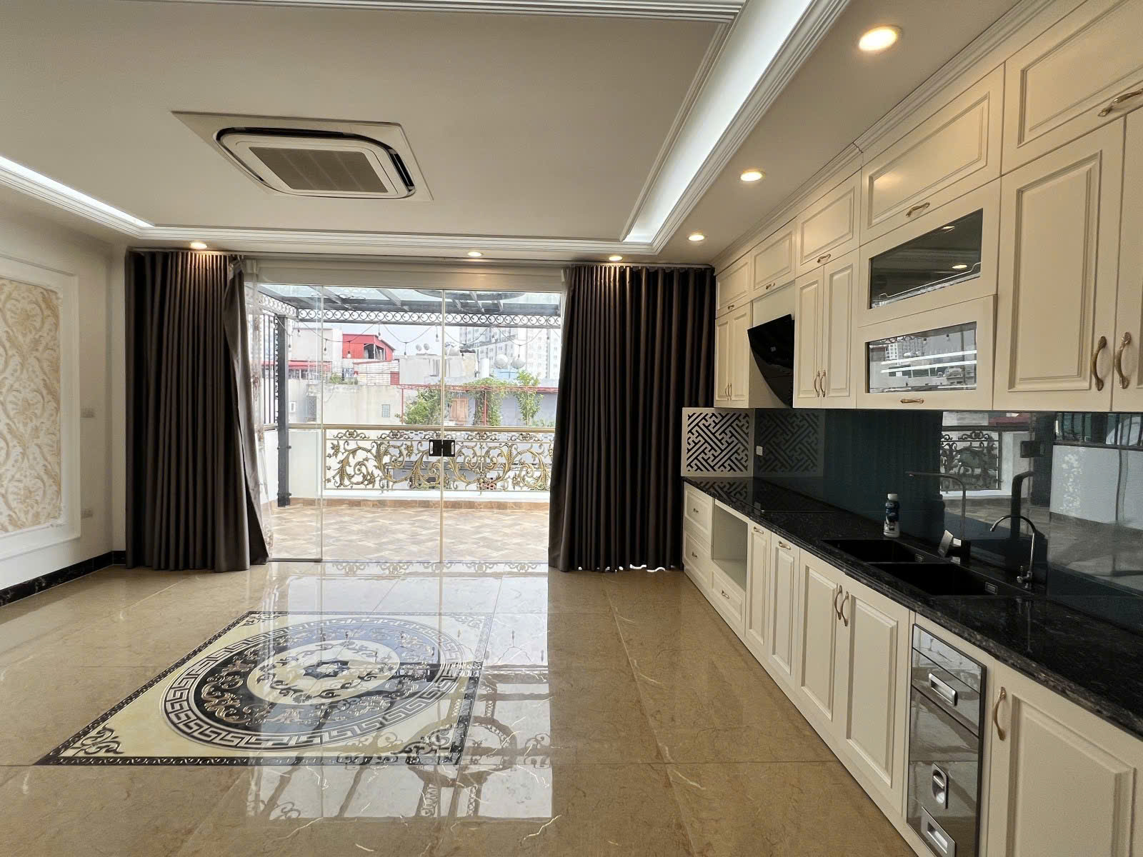 Duy nhất 1 căn Nguyễn Văn Cừ Lonng Biên - 160m - Biệt thự Phân Lô ô tô chạy vòng quanh - 23.99 tỷ lh 0817606560