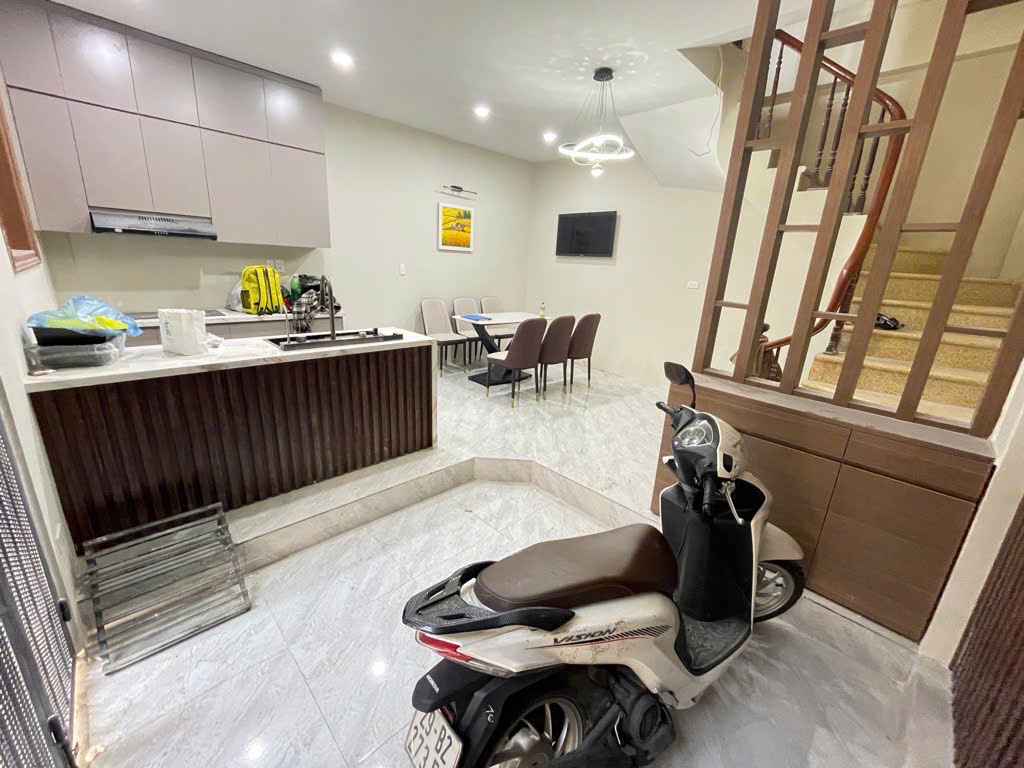 BÁN NHÀ ĐÊ LA THÀNH - DT 36M - MẶT TIỀN HOA HẬU 4.5M - NỞ HẬU - ĐỦ CÔNG NĂNG - FULL NỘI THẤT - THOÁNG SÁNG