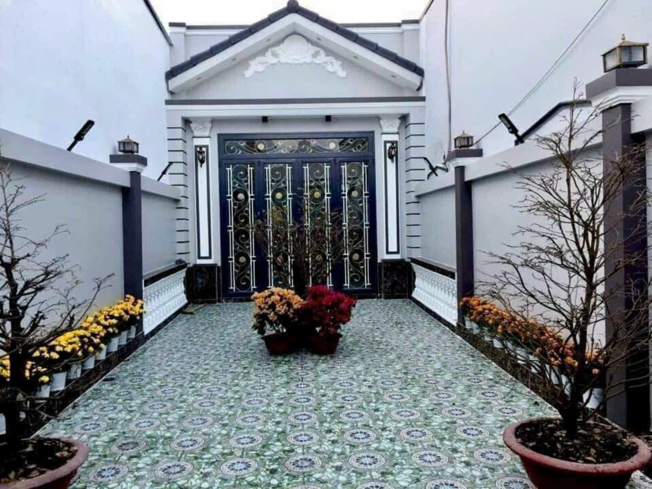 237CHO THUÊ NHÀ Trệt , Có sân vườn rộng . Hẻm 311 Đ. Nguyễn Văn Cừ, P. AN HÒA GIÁ CHỈ : 5 triệu/ tháng