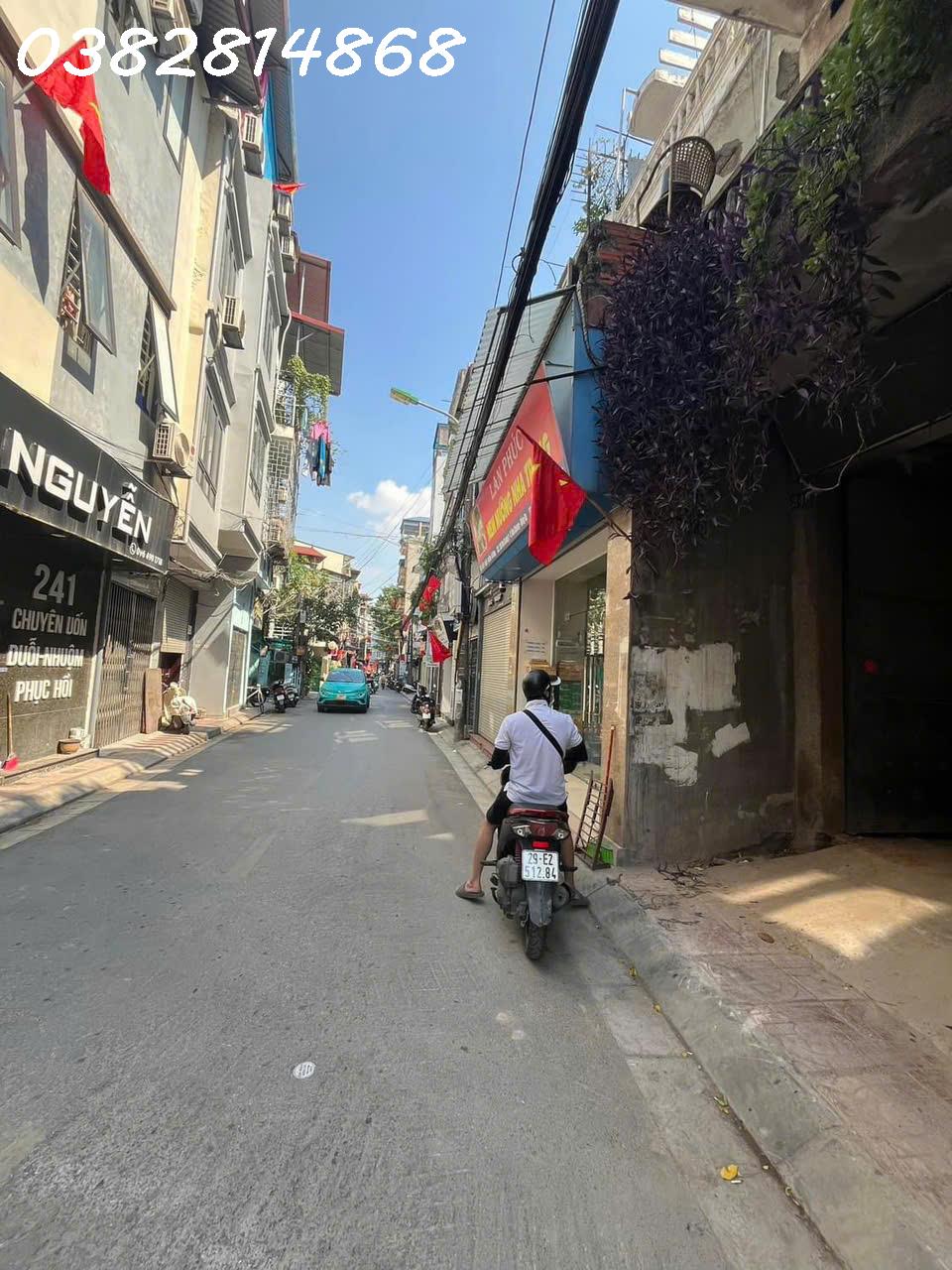 HANG HIẾM ,VĂN CHƯƠNG-ĐỐNG ĐA-THANG MÁY-DT:30M2- 5,5 TẦNG -MẶT TIỀN 4,5M -GIÁ 8XTY--OTO CHẠY VÒNG QUANH NHÀ ĐỖ CỬA