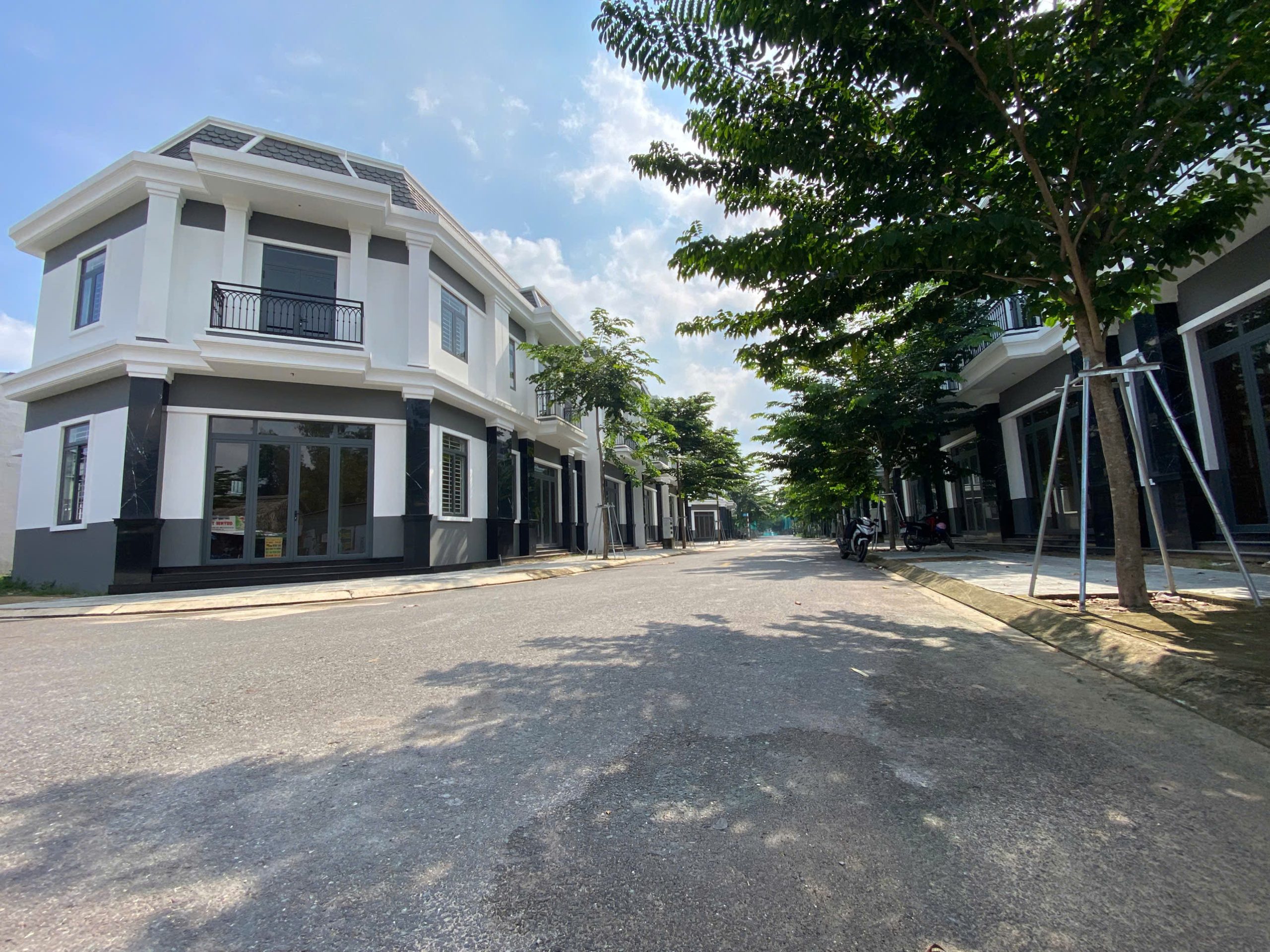 Bán Nhà Đường D8 Phường Hòa Lợi TP. Bến Cát Tỉnh Bình Dương Diện tích 5x16 Thổ cư 100%