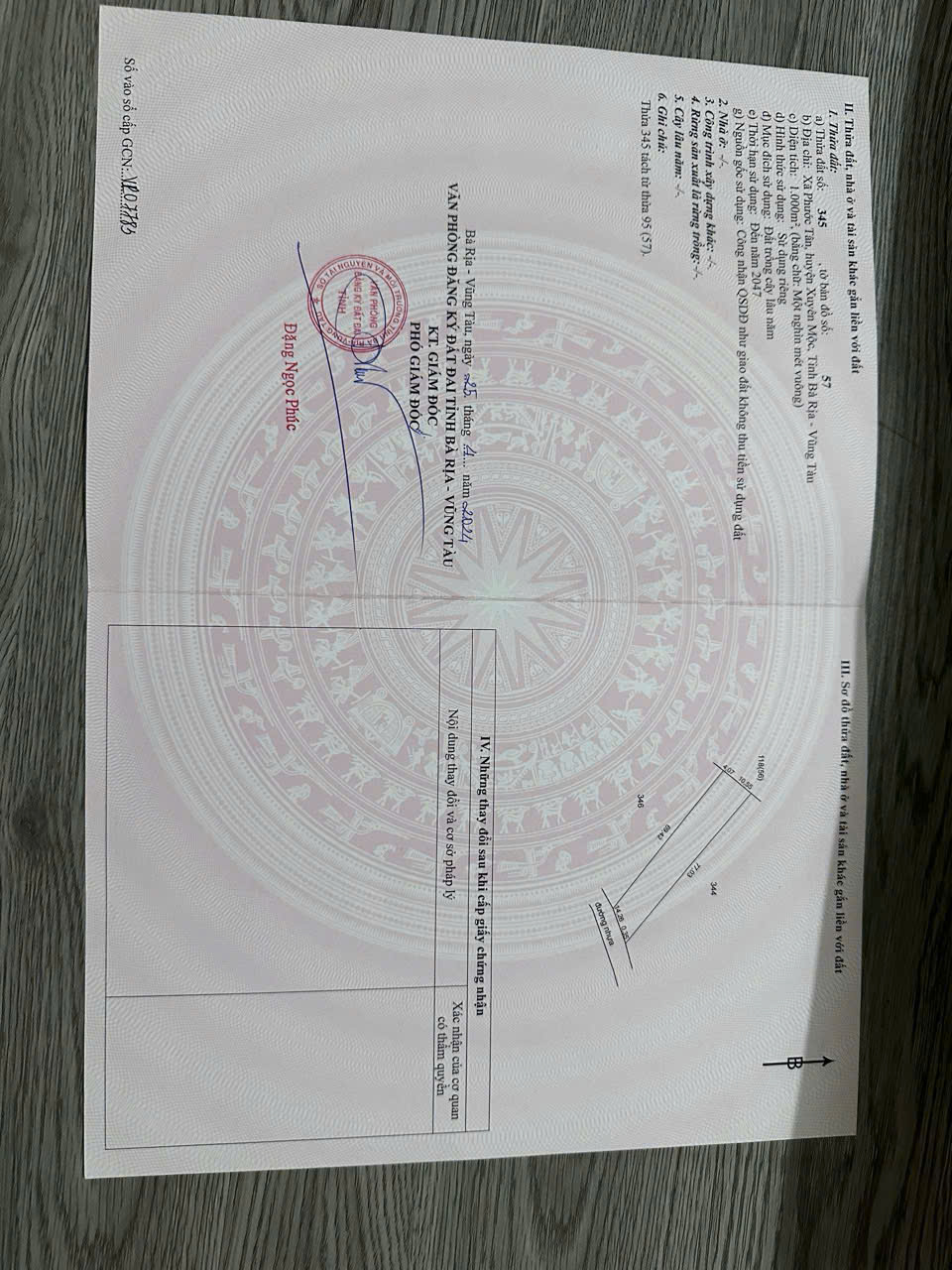 : Phước Tân - Xuyên Mộc. Tổng diện tích 1000mv : đường nhựa ,trên đất có vườn mít đang thu hoạc