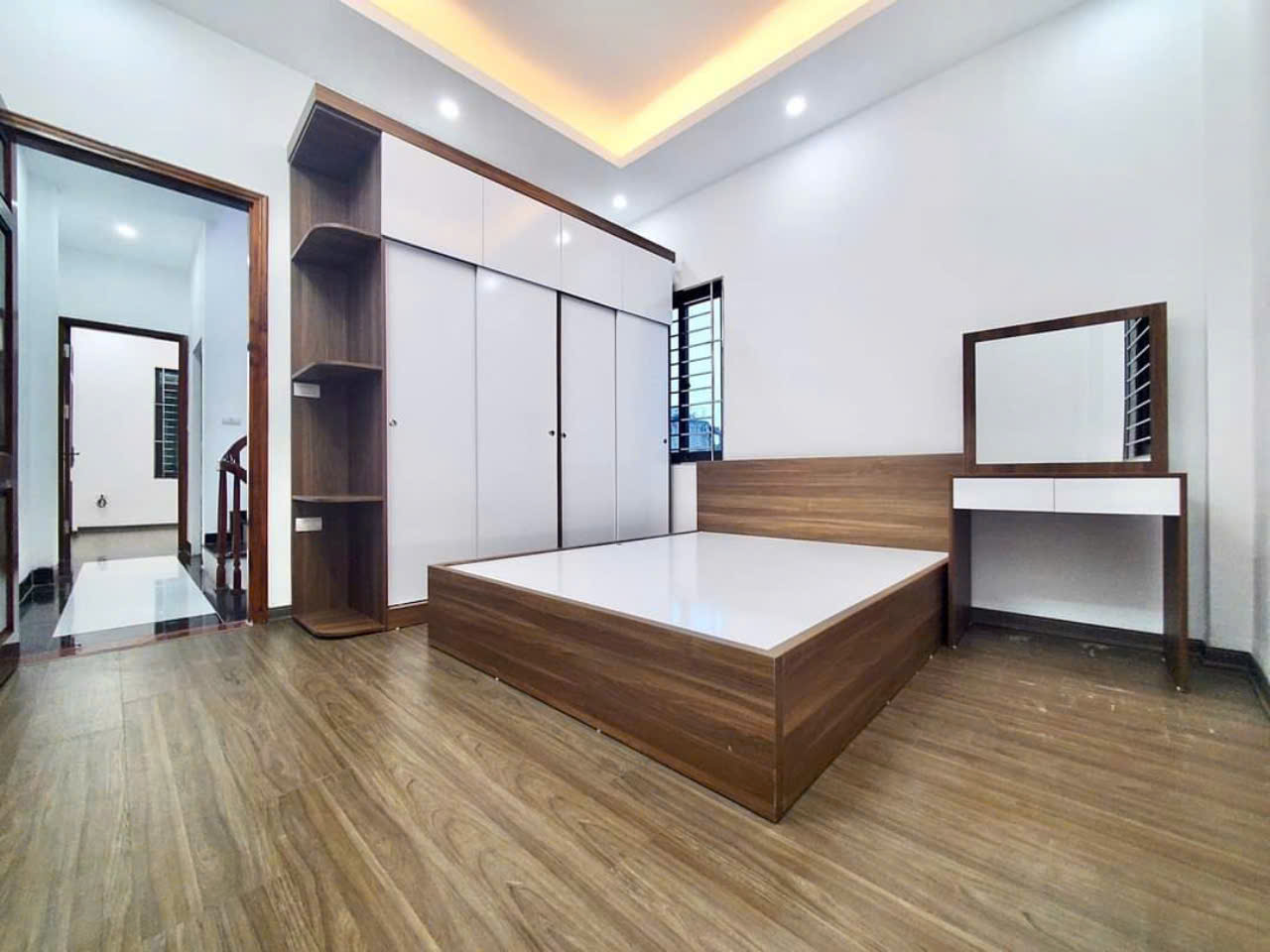 Cần bán nhà Lai xá ,gần đường 32, đối diện ĐH Thành đô 43m2 4T giá chỉ 5,7 tỷ