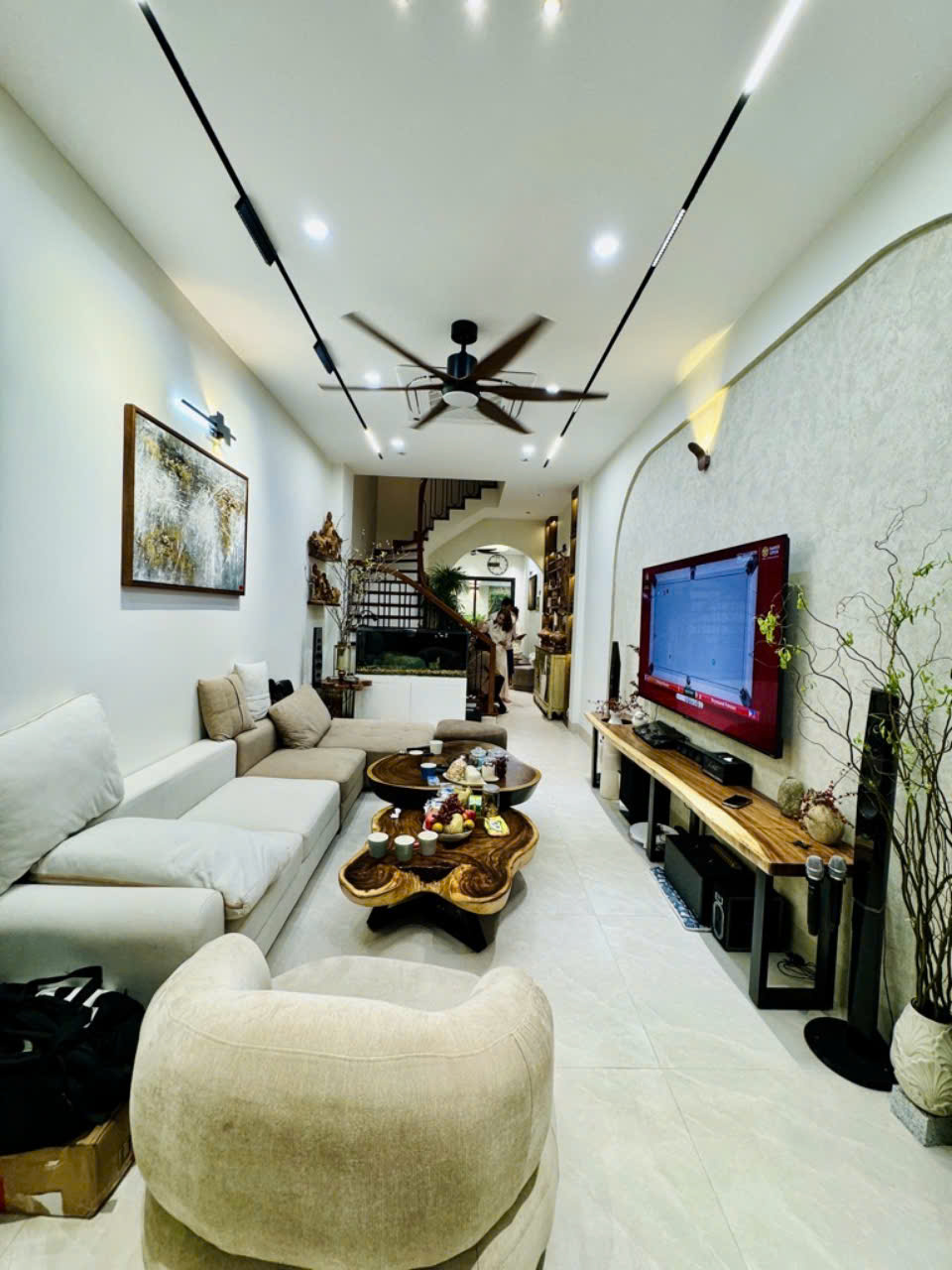 SIÊU HIẾM LÂM DU LONG BIÊN NHÀ ĐẸP NHƯ KHÁCH SẠN 5*- Ô TÔ TRÁNH 30 M THOÁNG TRƯỚC SAU CHỦ TẶNG NỘI THẤT CƠ BẢN