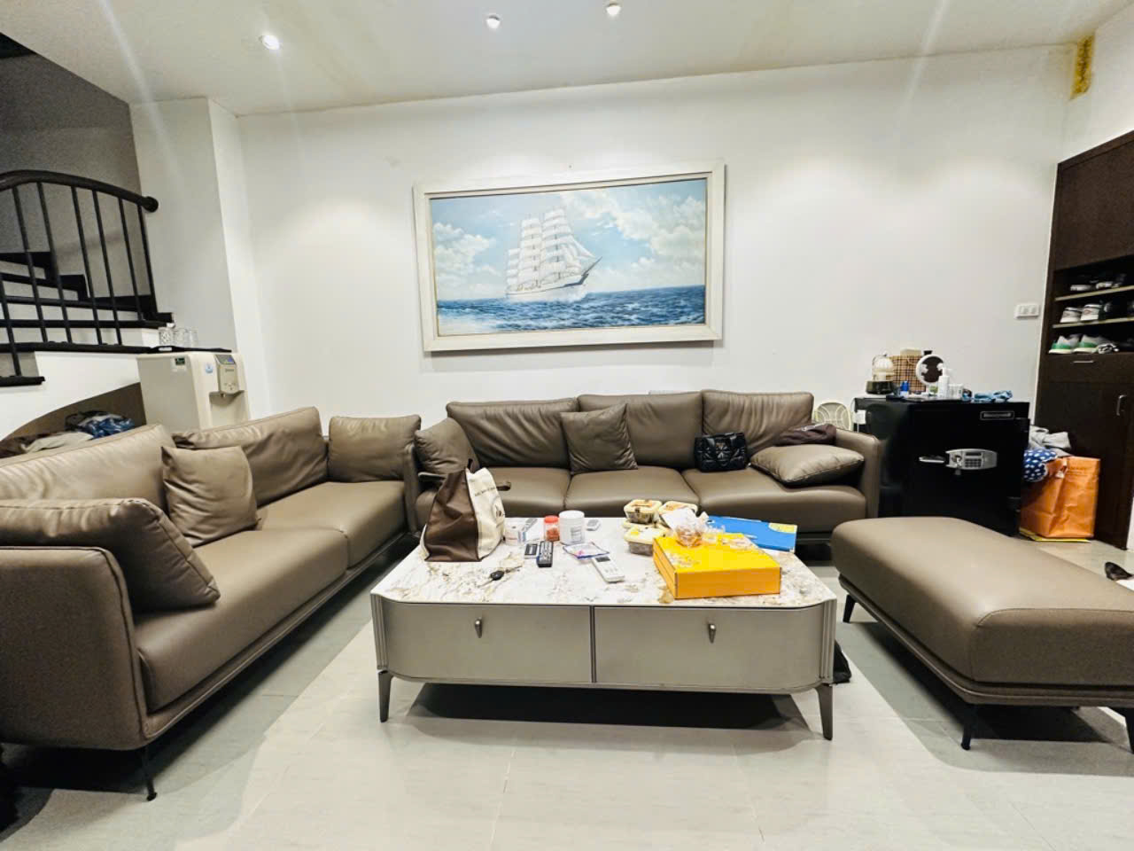 SIÊU PHẨM HIẾM - NHÀ ĐẸP - XÂY 3 THOÁNG - TRUNG TÂM BỒ ĐỀ - NGÕ Ô TÔ 7 CHỖ . BỒ ĐỀ LONG BIÊN 110 M2 X 4 TẦNG CHỈ 17 TỶ