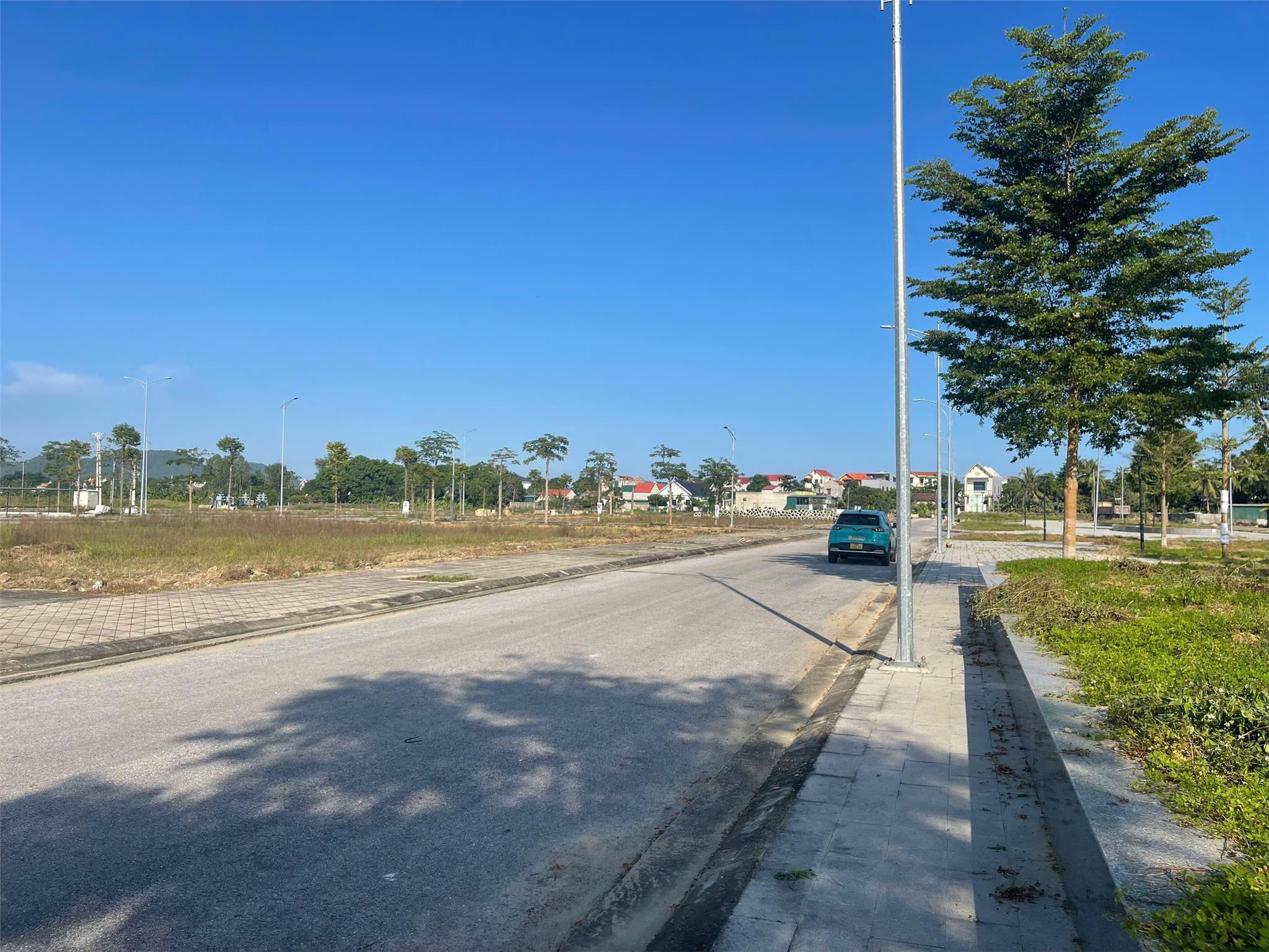 ĐẤT NỀN QUỐC LỘ VEN BIỂN, KHU DU LỊCH HẢI TIẾN, GIAO ĐẤT, SANG SỔ NGAY. XÂY TỰ DO. LH: 0966343969