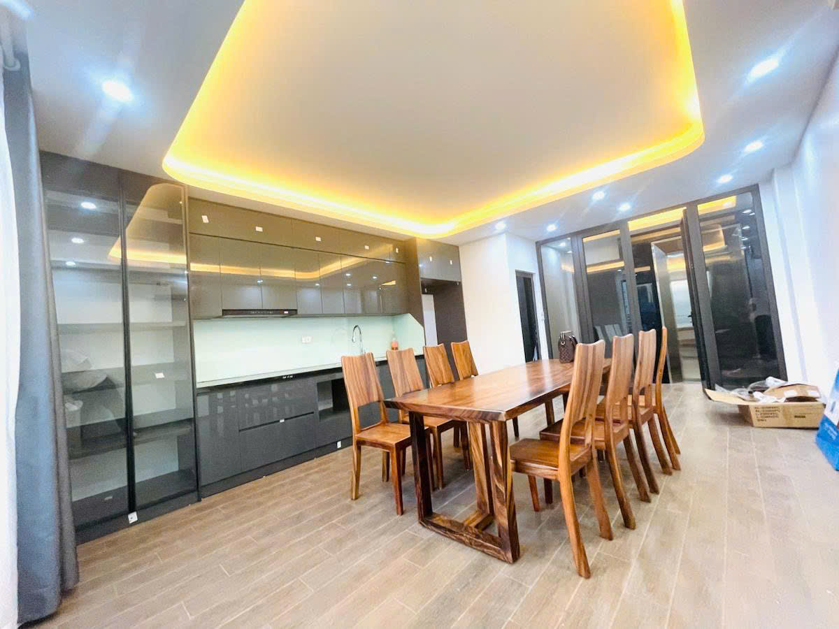 HOT KHƯƠNG TRUNG-THANH XUÂN - KINH DOANH - THANG MÁY -THÔNG TẦNG -ĐẸP NGẤT - DT: 43m2 -mt 4,7m - 7 tầng -giá