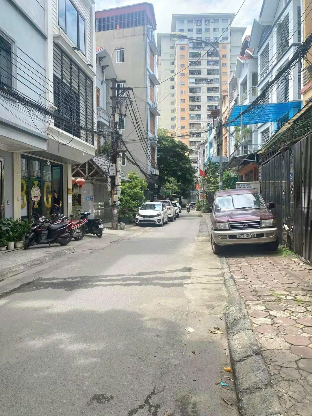 BÁN NHÀ Ô TÔ ĐỖ CỔNG - 31M X 5 TẦNG - GẦN TRUNG TÂM VĂN QUÁN LH: 0372413014