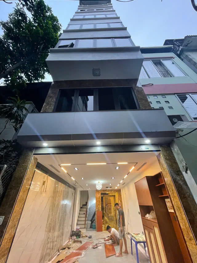 NHÀ MỚI PHỐ NGUYỄN VĂN CỪ- LONG BIÊN 39M2, 7 TẦNG, MẶT TIỀN 4M, 12 TỶ.