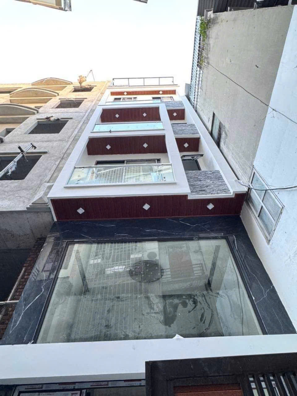 NHÀ ĐẸP THỤY PHƯƠNG - DT37 M2 - 5 TẦNG - GIÁ 4,9TỶ - BẮC TỪ LIÊM - KINH DOANH - ĐỂ Ở - NGÕ GẦN Ô TÔ