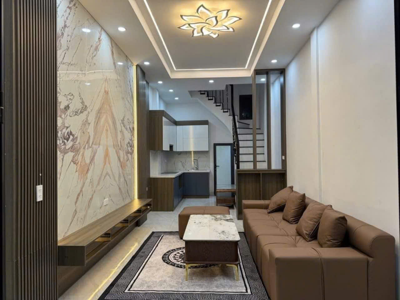 Bán nhà Lai Xá ,gần ngã tư Nhổn , ô tô 35m - lô góc siêu thoáng, 36m2*5T , Chỉ nhỉnh 4,5 tỷ