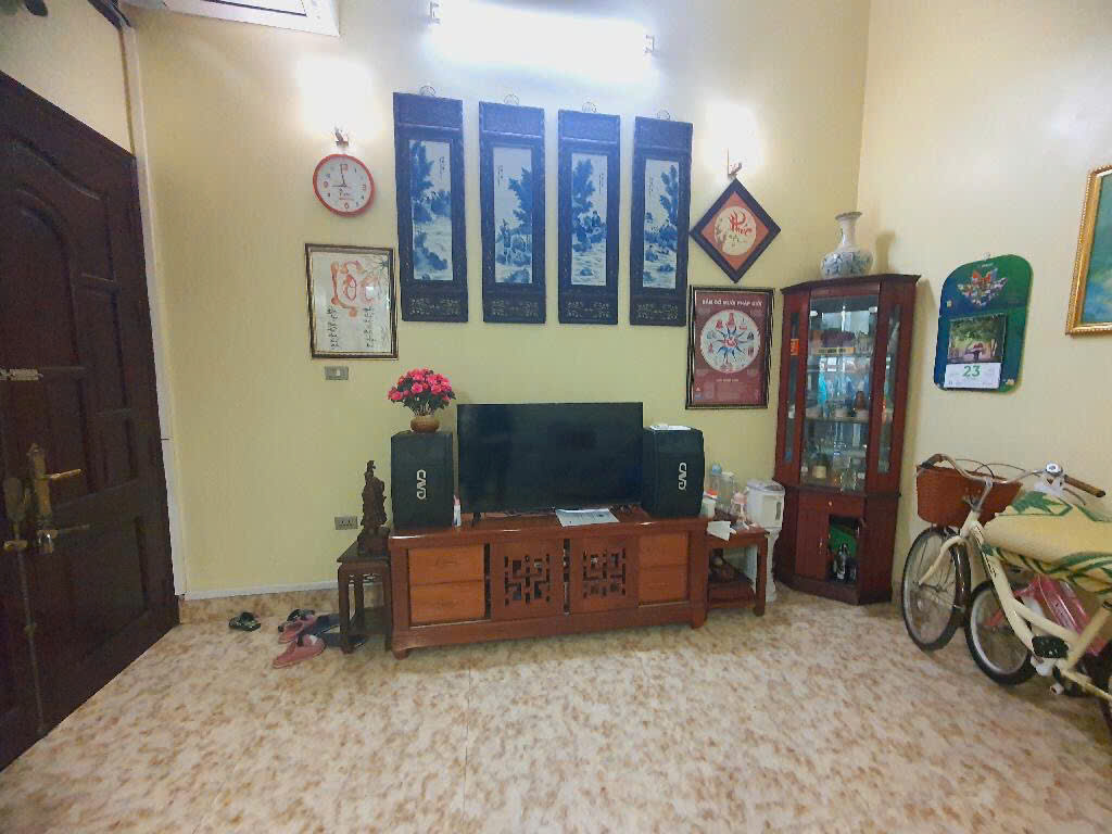 DUY NHẤT HÀNG VẢI HOÀN KIẾM KHU PHỐ VIP - 20M RA PHỐ - KHU PHỐ NHỘN NHỊP NGÀY ĐÊM - GIAO THÔNG THUẬN TIỆN - TIỆN ÍCH