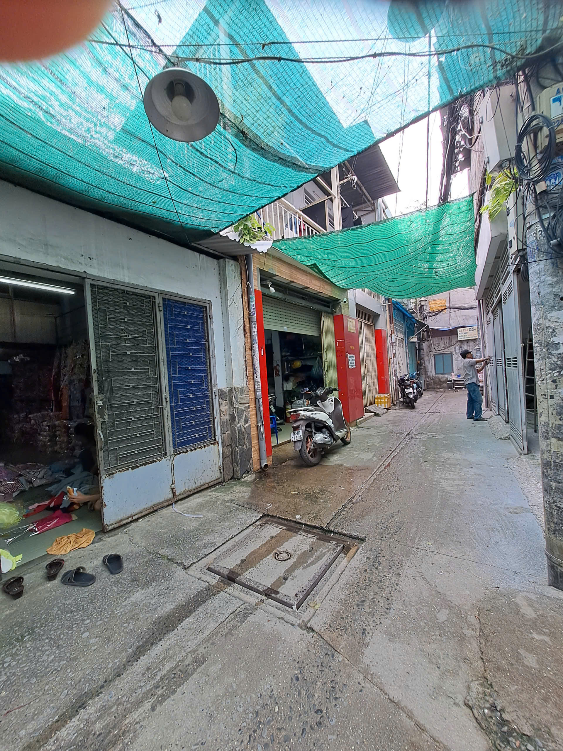 Bán nhà ngộp Lạc Long Quân- P.10- Tân Bình - (4×12.5)- HẺM 4M- Gía 5.3 Tỷ