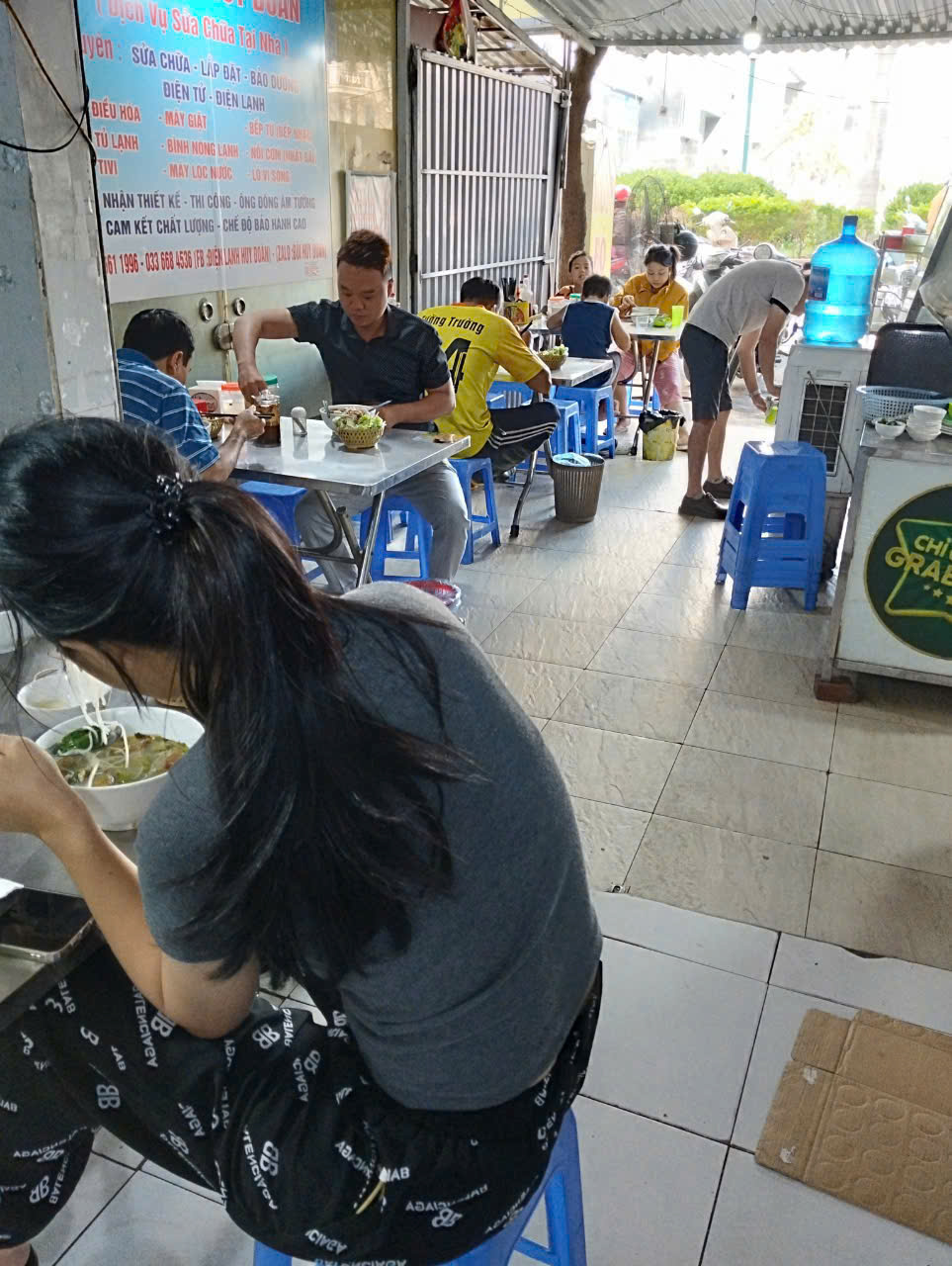 CHÍNH CHỦ CÓ VIỆC GẤP CẦN SANG NHƯỢNG LẠI QUÁN ĐANG KINH DOANH ỔN ĐỊNH TẠI ĐƯỜNG NGÔ THỊ NHẬM - HÀ DÔNG