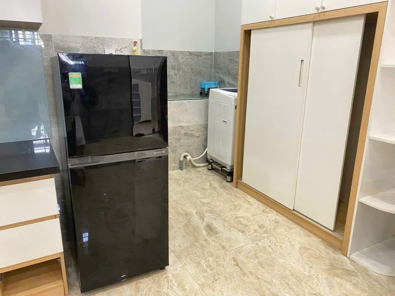 Cho thuê gấp căn hộ 1PN, 1 WC, khu vực an ninh và yên tĩnh ngay tòa nhà Mobiphone đường Phan Trung.