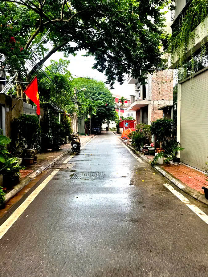 Đức Giang nhà mới 39.5m2, 6 Tầng,mặt tiền 3.7m, 8.7 tỷ Long Biên.Kinh doanh- gara - thang máy.
