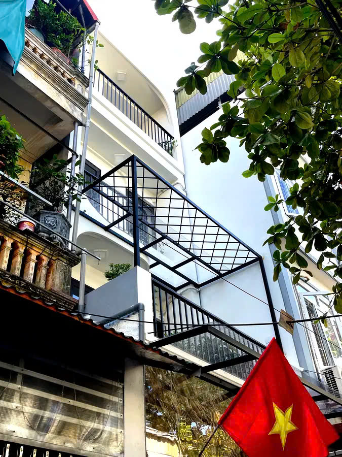 BÁN NHÀ PHỐ SÀI ĐỒNG, 4 TẦNG, Ô TÔ ĐỖ CỬA, 55.7M2, MẶT TIỀN 3.7M, 9.6 TỶ. LOGN BIÊN.