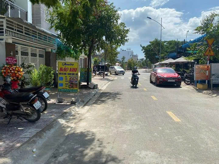 90m2