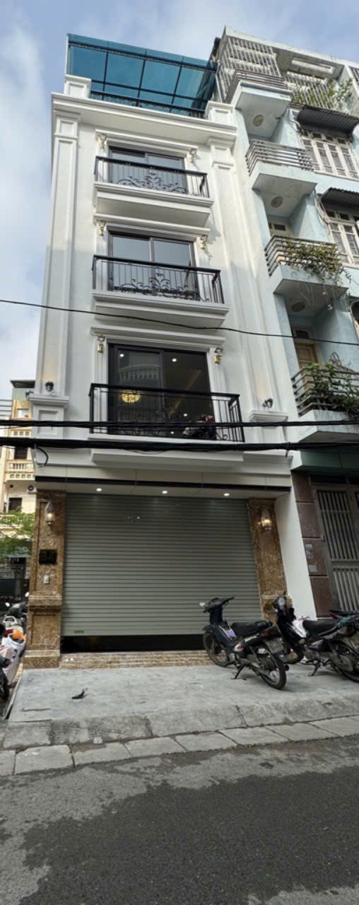 SIÊU PHẨM BA ĐÌNH - NHÀ MỚI ĐẸP- 6 TẦNG - THANG MÁY NHẬP KHẨU - FULL NỘI THẤT - AN NINH TỐT- NHIỀU TIỆN ÍCH !!!