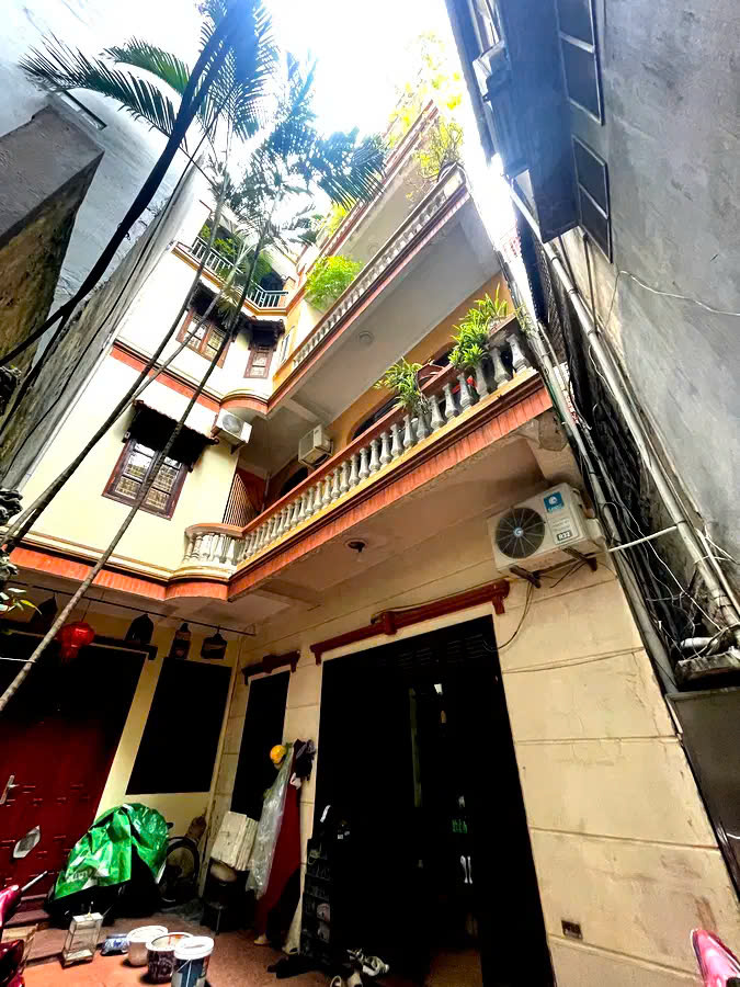 BÁN NHÀ TRẦN QUANG KHẢI, HOÀN KIẾM. 50M2 5 TẦNG MT 5M 7.2 TỶ- HỘ KHẨU PHỐ CỔ- DÂN XÂY CHẮC CHẮN- AN SINH TỐT.