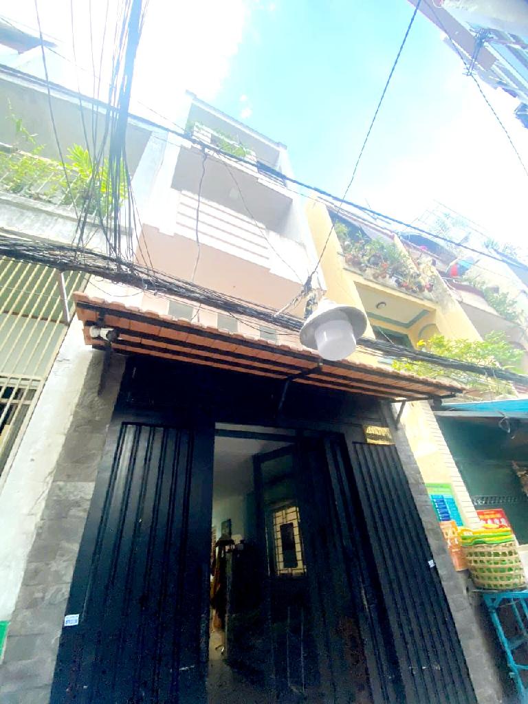 Nhà ngay chợ bàn cờ . trong hẻm 34 M2 - NGANG 3.2 DÀI 10.5 - 4TẦNG - HẺM XE 4m - QUẬN 3 NGUYỄN THIỆN THUẬT -