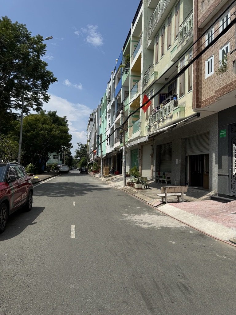 Nhà Mặt Tiền Lô Góc Đường Sô 45, Phường 10, Quận 6. DT 40m2 x 2 tầng (4 x 10). Giá 6.5 tỷ TL.