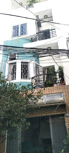 Bán nhà chính chủ 1 trệt + 2,5 lầu. đường Hoàng Diệu, P 10, Q Phú Nhuận, TPHCM