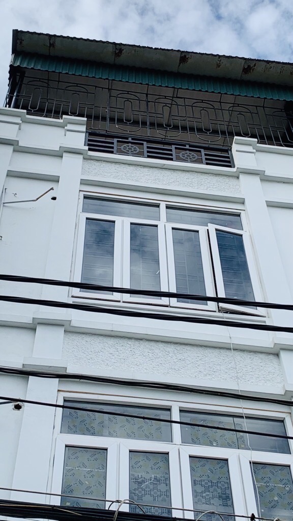 Bán nhà Ngõ 2 Ngọc Thuỵ 50m x 4T ở luôn, Lô Góc, oto tránh, vào nhà giá 7 tỷ 35 có TL. LH 0936123469