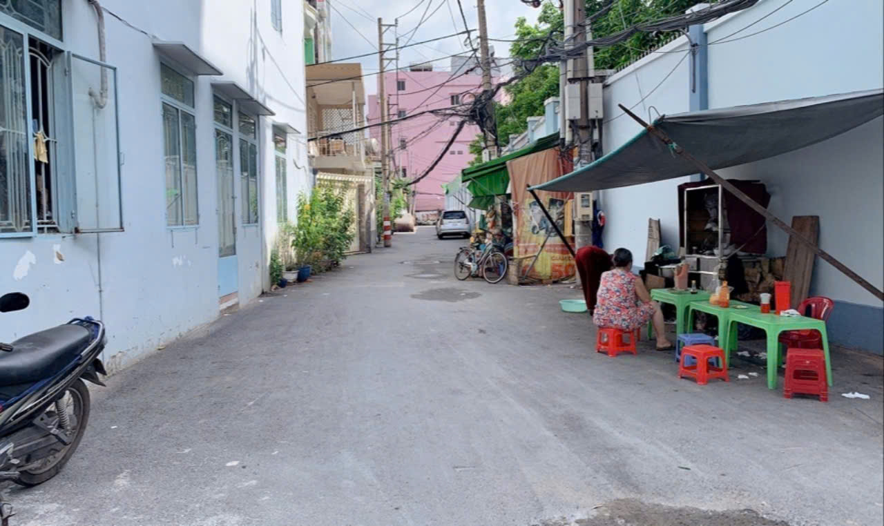 BÁN NHÀ 2 TẦNG, 64M2, TRƯỜNG CHINH, TÂN BÌNH - GIÁ CHỈ 6 TỶ - SỔ HỒNG CHÍNH CHỦ HOẶC NHÀ 2 TẦNG, 64M²