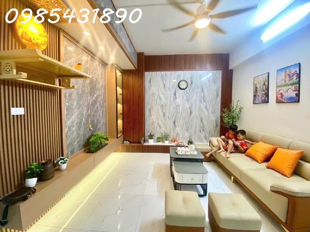 Cơ Hội Sở Hữu Căn Hộ 3 Phòng Ngủ, Sân Vườn BBQ Rộng Rãi Thoáng Mát Tại Đền Lừ 1, Chỉ 3.x Tỷ