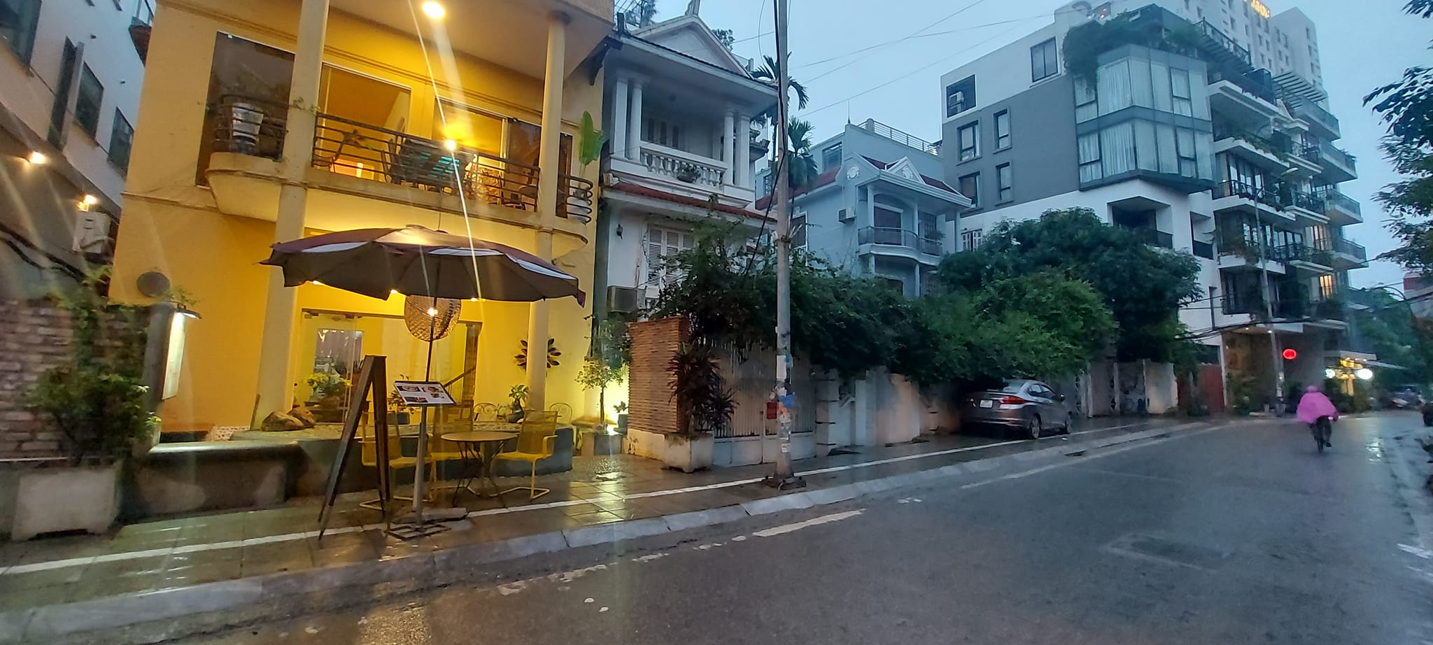 Bán nhà đất khu phân lô Ngọc Thuỵ oto tránh vỉa hè, kinh doanh, 80m giá hơn 17 tỷ TL. LH 0936123469