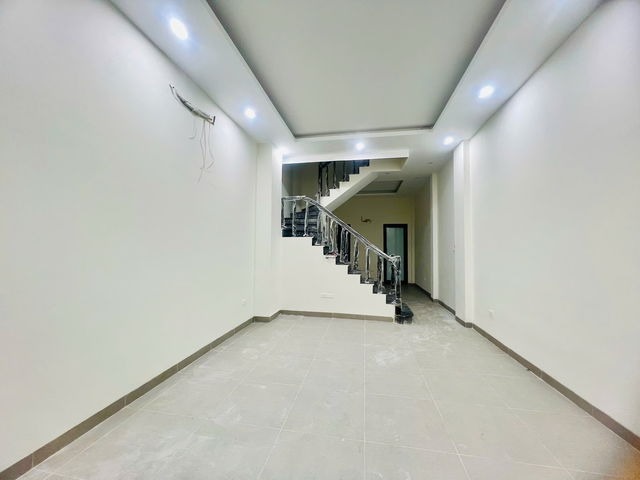 Bán nhà phố Thái Hà, Đống Đa, diện tích 40m2, 4 tầng, mặt tiền 4m, giá chỉ hơn 13 tỷ