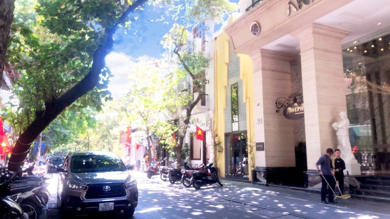 ĐANG KINH DOANH HOMESTAY - 4 Tầng MẶT NGÕ Nhà Chung 25/45m chỉ 8.5 tỷ - SÂN CHUNG RỘNG, SỔ ĐẸP