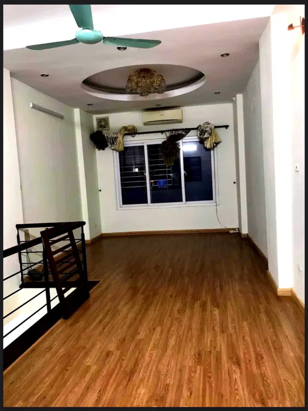 NỘI THẤT - CÁCH Ô TÔ TRÁNH 30M - ĐƯỜNG TRƯỚC NHÀ 2.5M