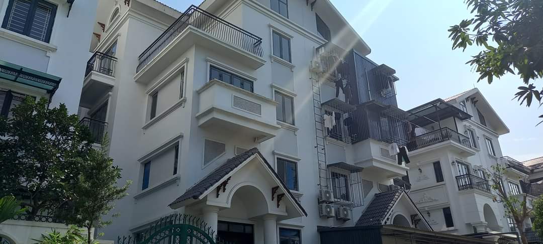 BIỆT THỰ XUÂN PHƯƠNG - HIỆN ĐẠI - VỈA HÈ - HOÀN THIỆN MẶT NGOÀI - GIÁ ĐẦU TƯ