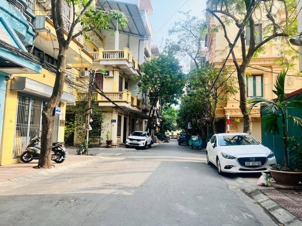 BÁN NHÀ XUÂN LA KHU PHÂN LÔ - 68M2 _ MẶT TIỀN 4,1M _ 5 TẦNG - SỔ NỞ HẬU - DÂN XÂY CHẮC CHẮN - VỈA HÈ RỘNG - Ô TÔ TRÁNH CHẠY VÒNG QUANH - KINH DOANH