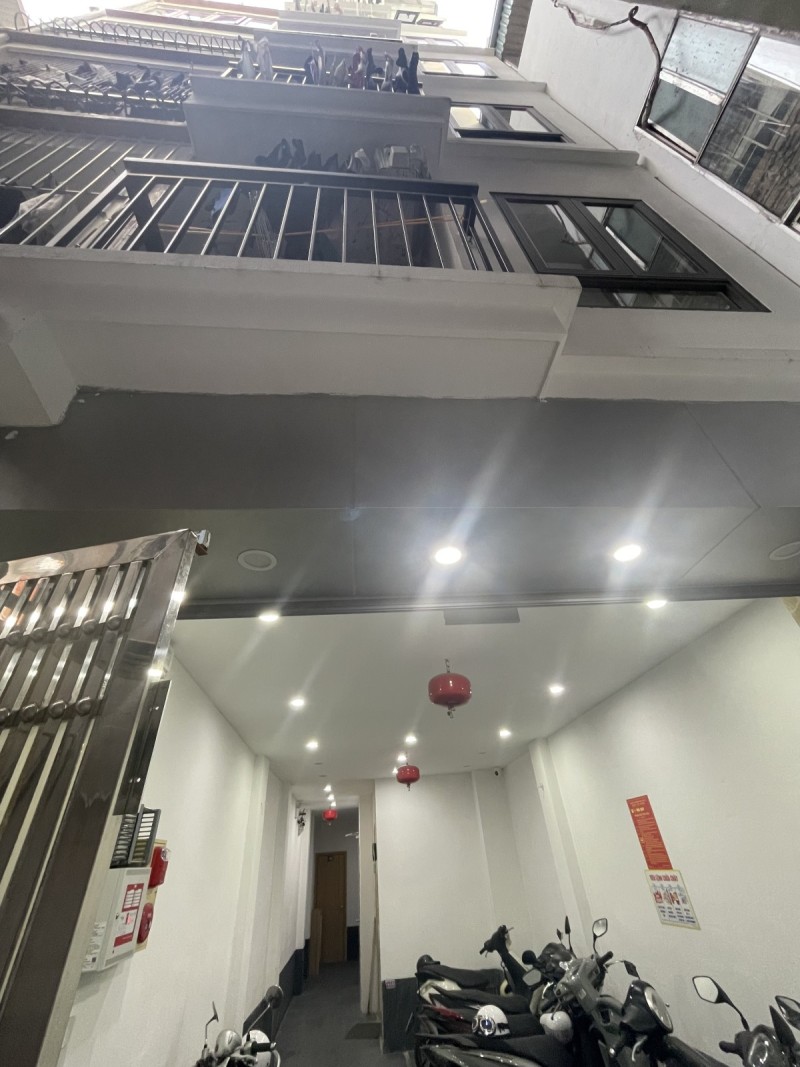 Bán nhà Dương Quảng Hàm, Cầu Giấy. 66m x 8T, TM; MT 3.8m; 13PKK, Giá 14.96 tỷ CỰC PHẨM DÒNG TIỀN